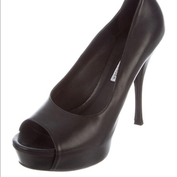 Vera wang pump   - Picture 2 of 5